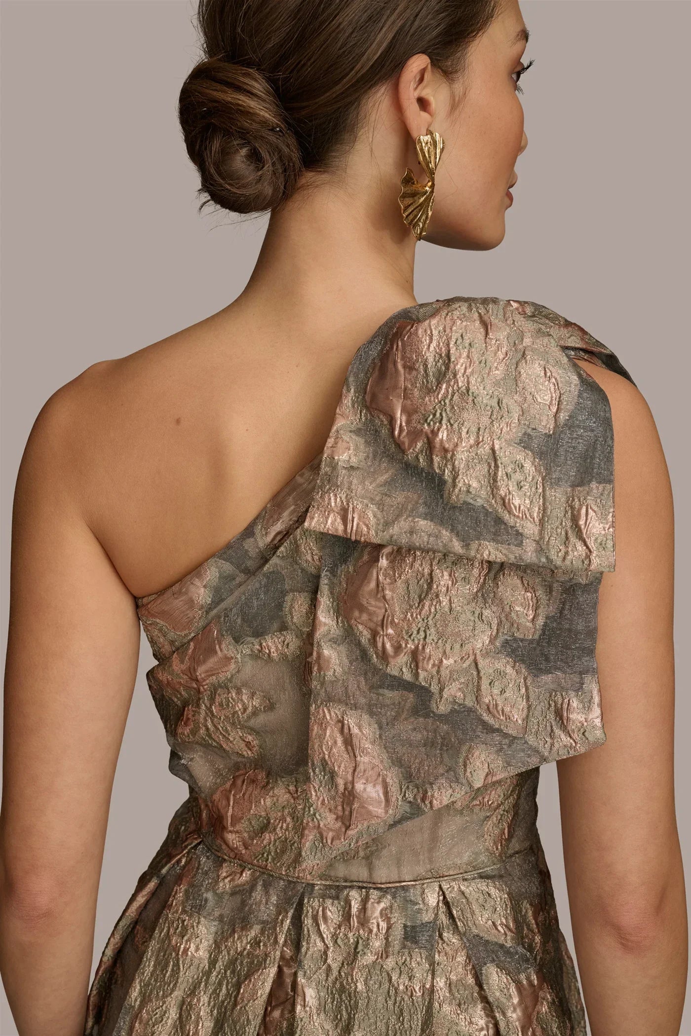 One Shoulder Bow Jacquard Ball Gown
